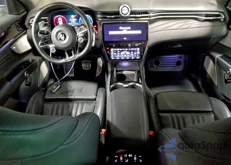 2023 Maserati Grecale Modena z USA, uszkodzony, nr VIN ZN682AVM5P7407701